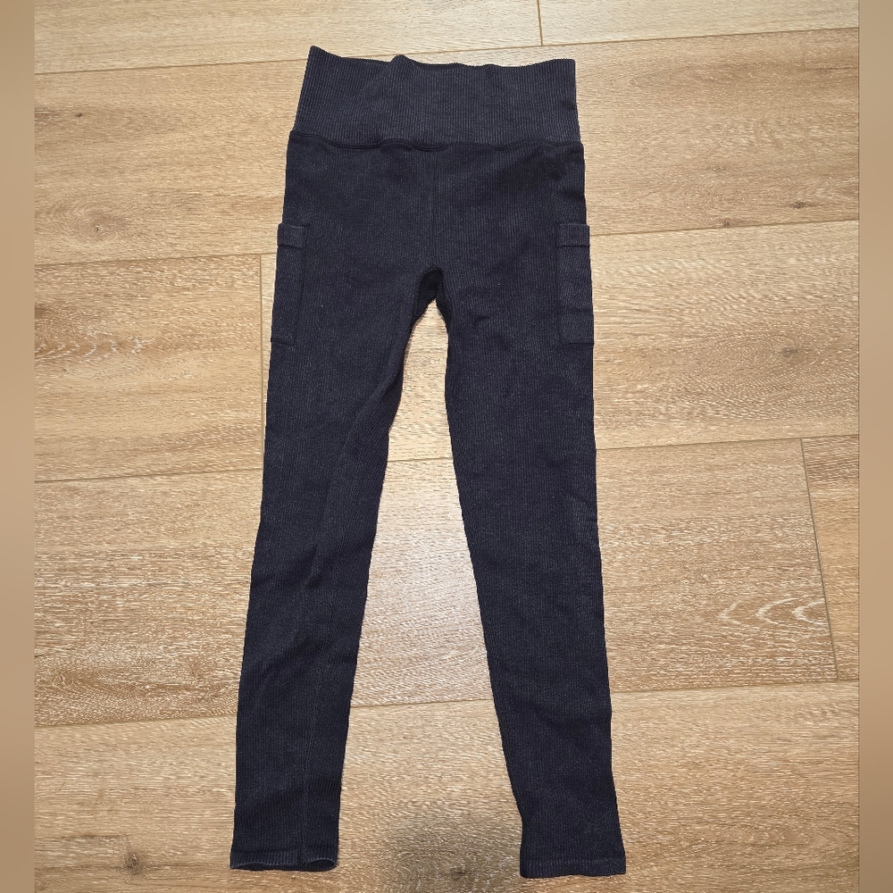 NWOT Oddodos Ribbed Leggings